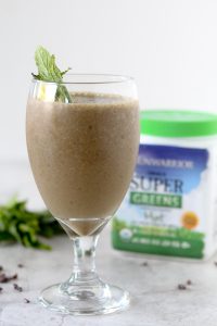 Chocolate Mint Green Smoothie from the Whole Smiths. Gluten-free, dairy-free and loaded with nutrients. No added sugars! A great start to the morning breakfast routine.