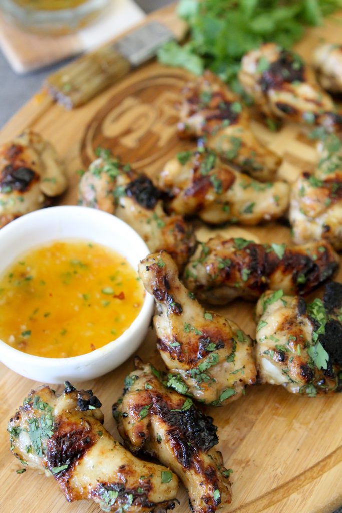 Whole30 compliant Peach + Jalapeño Chicken Wings from the Whole Smiths. The perfect appetizer for any gathering. Particularly during football season! 