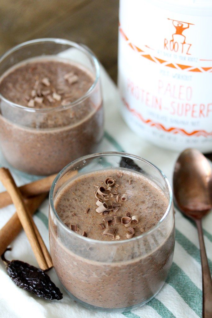 An easy-to-make paleo Mexican Hot Chocolate Protein Chia Pudding from the Whole Smiths in collaboration with Rootz Nutrition. 